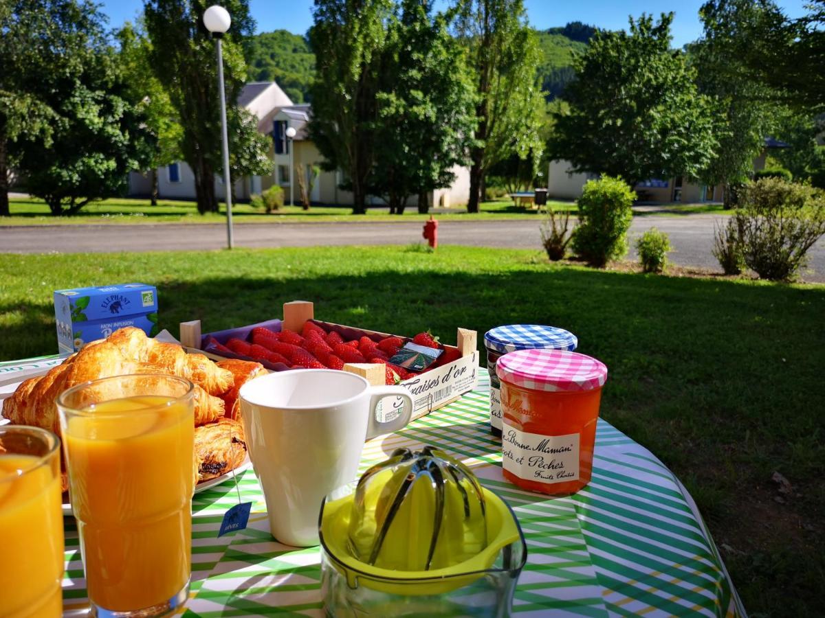 La Maison Bleue, Village Vacances, Piscine, Parking แซงต์-เชอนีส-ดอลต์ ภายนอก รูปภาพ